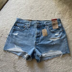 NWT Levi's 501 High Rise Distressed Shorts Size 33